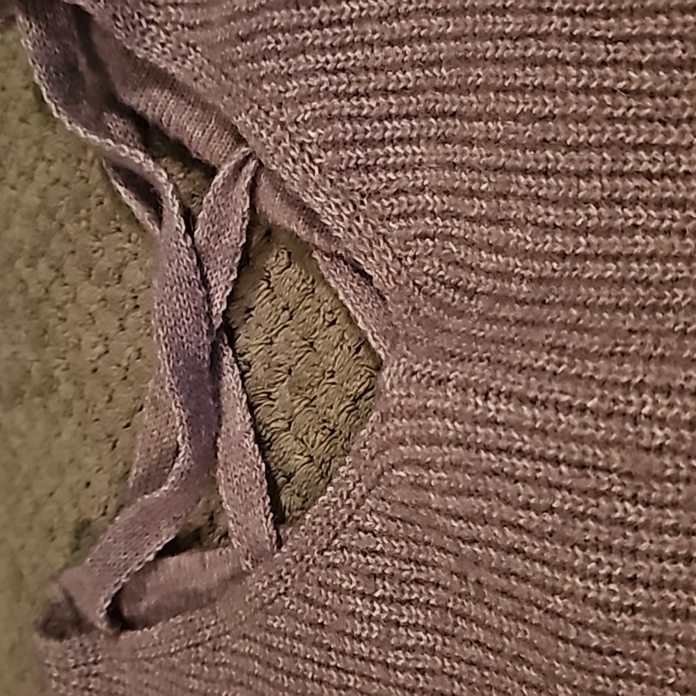 Lavendar sweater - Picture 2 of 4